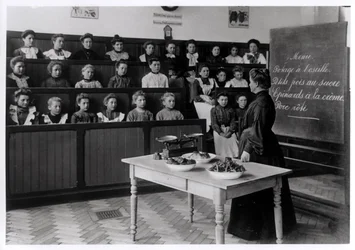 Young girls in a cookery lesson
